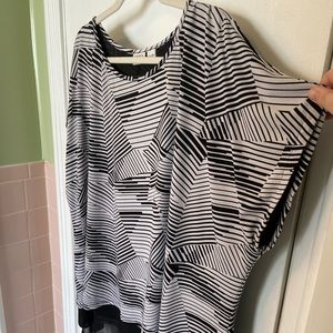 Geometric Black & White Split Back Top, 22/24W